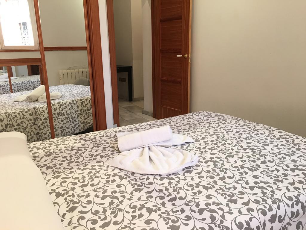 Apartamentos Good Stay Prado Мадрид Екстер'єр фото