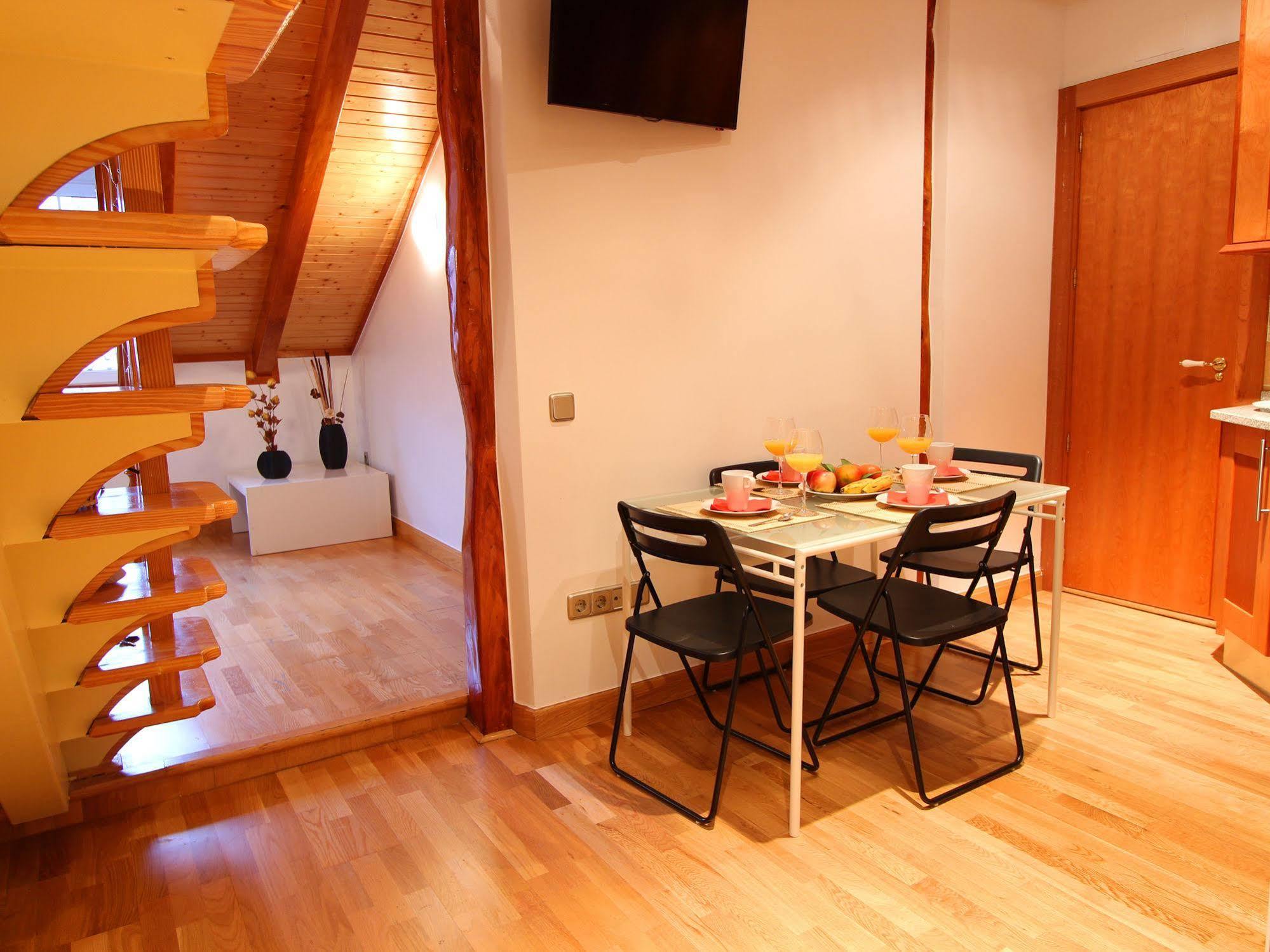 Apartamentos Good Stay Prado Мадрид Екстер'єр фото